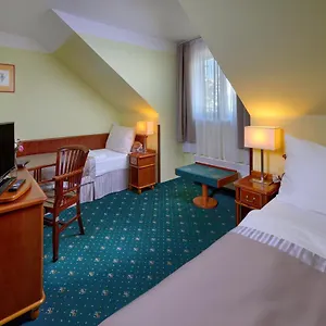 https://selsky-dvur.praguehotelsweb.com